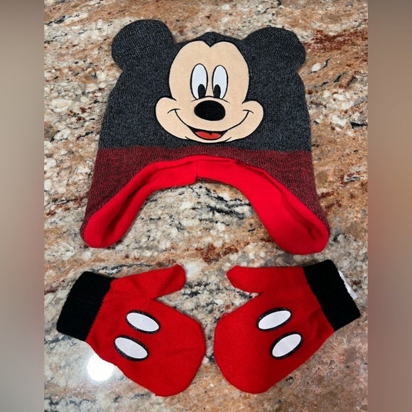 Children’s Mickey Mouse hat and gloves set - Picture 1 of 5